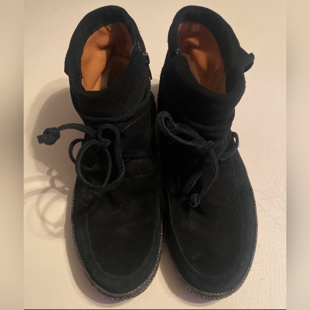 UGG BOOTIES
